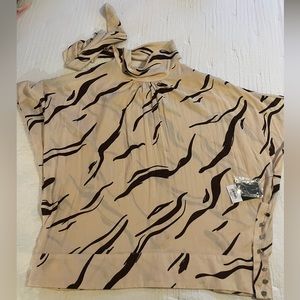 Nine West Animal Print Blouse with Tie Neck Button detail on side Never Worn XL